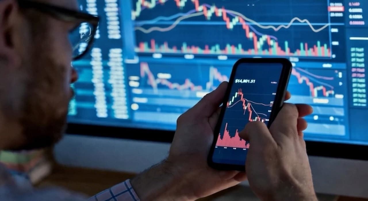 ASX 200 Rises Despite Wall Street Losses; Tesla Plunges as Gold, Uranium and Mining Stocks Lead Gains