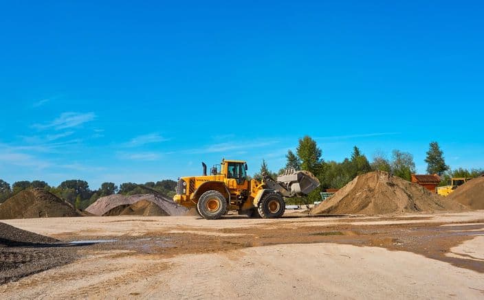 Litchfield Minerals Confirms Multi-Plate Conductor at Oonagalabi, Ground EM Survey Set for November