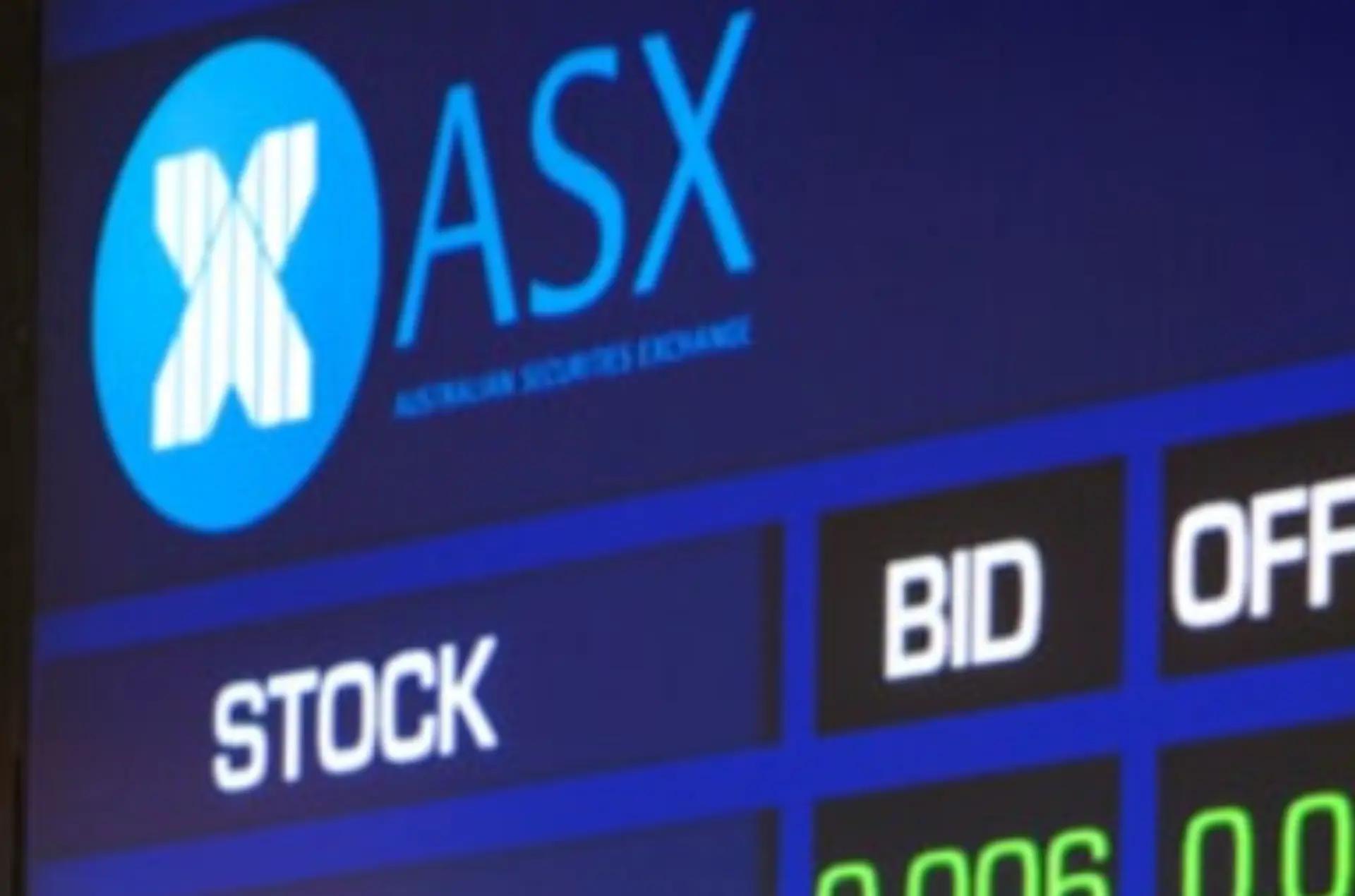 ASX rebounds as banks and energy lead, while gold stocks slide back from record highs