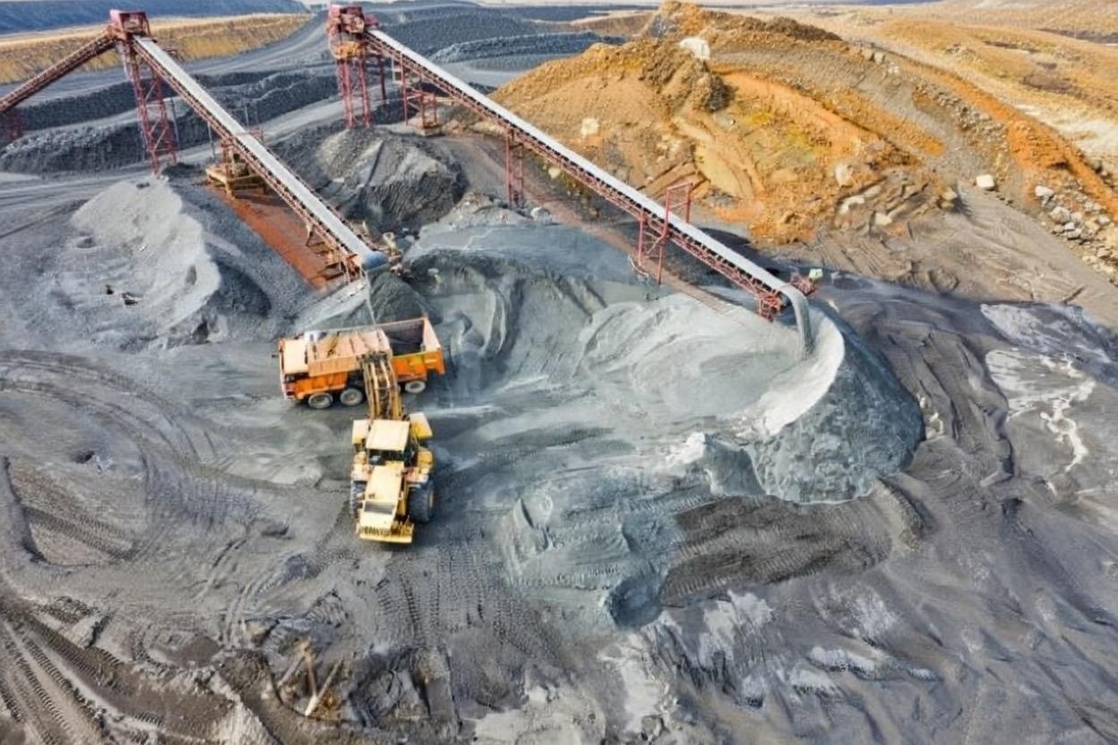 Black Bear Minerals Shares Surge as Shafter Silver Project Secures Key Permits