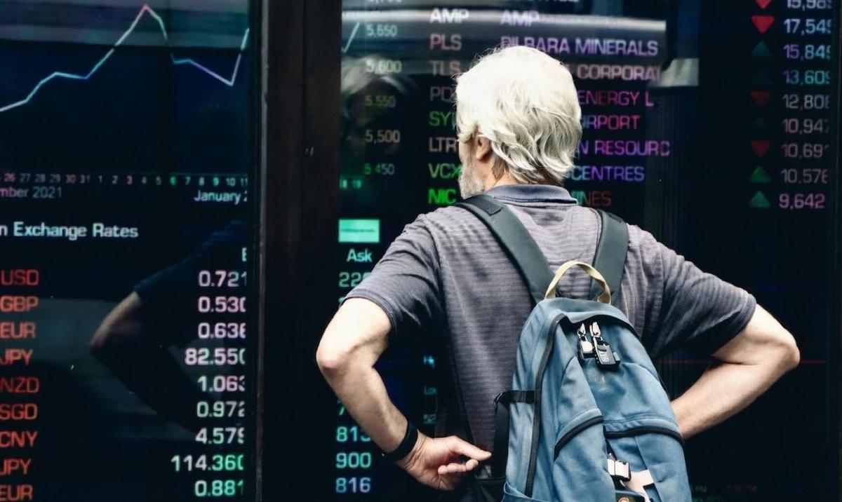 ASX 200 in Red Amid Geopolitical Oil Volatility and Tough Government Tech Clampdown